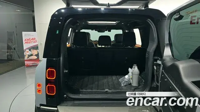 Land Rover Defender 2024 — Photo 15/20