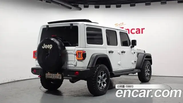 Jeep Wrangler 2022 — Фото 2/20