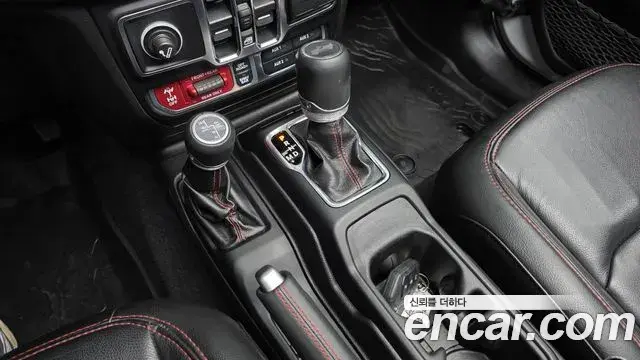 Jeep Wrangler 2022 — Фото 9/20