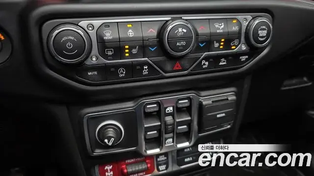Jeep Wrangler 2022 — Фото 16/20