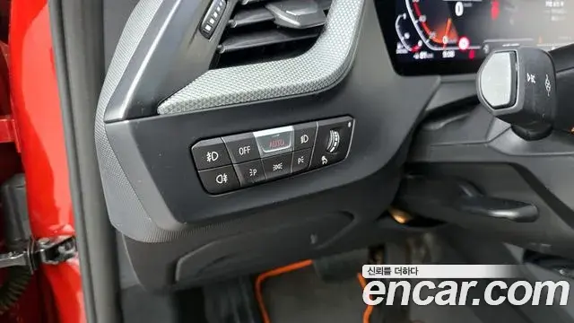 BMW 1 Series 2021 — Photo 11/20