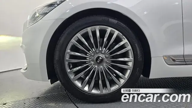 Kia The K9 2018 — Photo 20/20