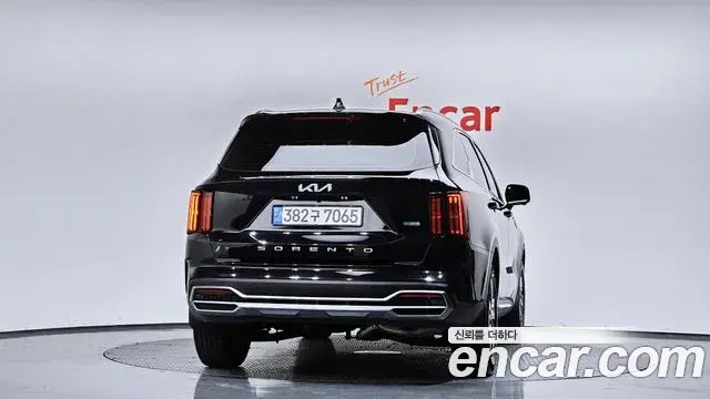 Kia Sorento 2021 — ფოტო 17/20