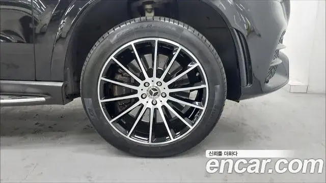 Mercedes-Benz GLE-Class 2022 — Şəkil 9/17