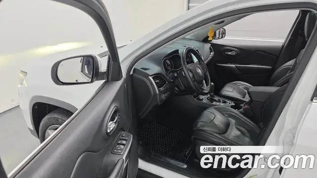 Jeep Cherokee 2021 — Şəkil 6/20