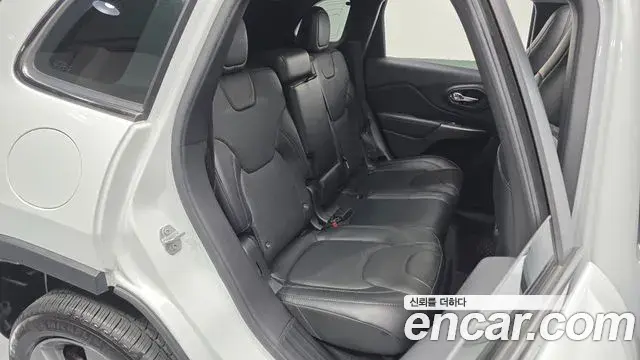 Jeep Cherokee 2021 — Şəkil 20/20