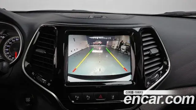 Jeep Cherokee 2021 — Şəkil 10/20