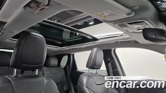 Jeep Cherokee 2021 — Şəkil 16/20