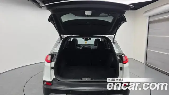 Jeep Cherokee 2021 — Şəkil 8/20