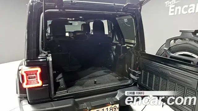 Jeep Wrangler 2019 — Фото 20/20