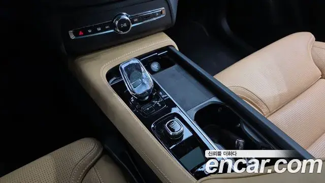 Volvo XC90 2024 — Photo 4/20