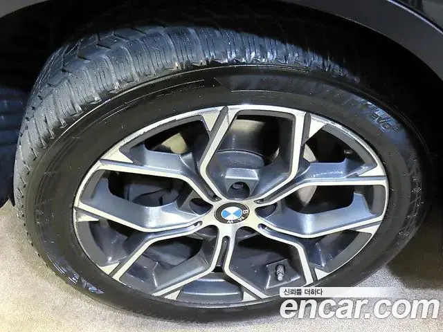 BMW X1 2021 — Photo 6/20