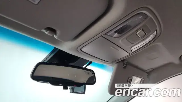 Kia Niro 2019 — Şəkil 8/20