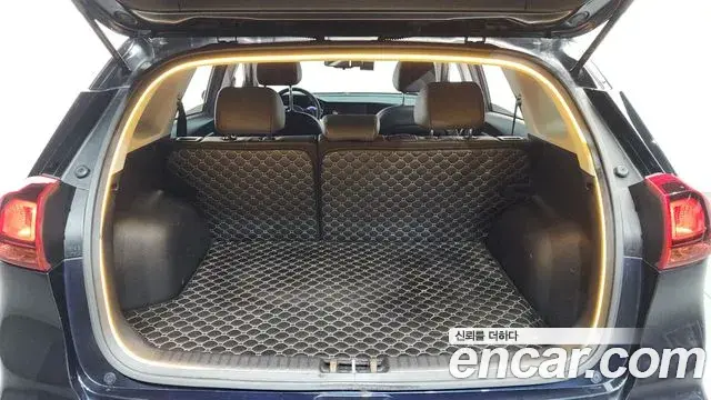 Kia Niro 2019 — Şəkil 13/20