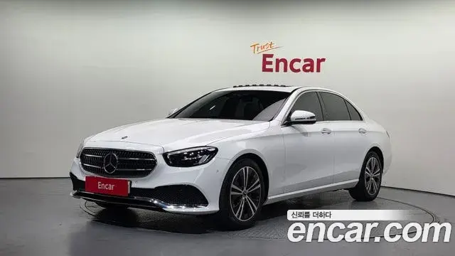 Mercedes-Benz E-Class 2020 — Photo 10/20