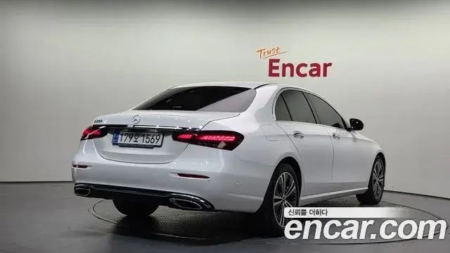 Mercedes-Benz E-Class 2020 — Photo 9/20