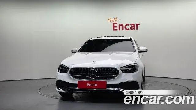 Mercedes-Benz E-Class 2020 — Photo 20/20