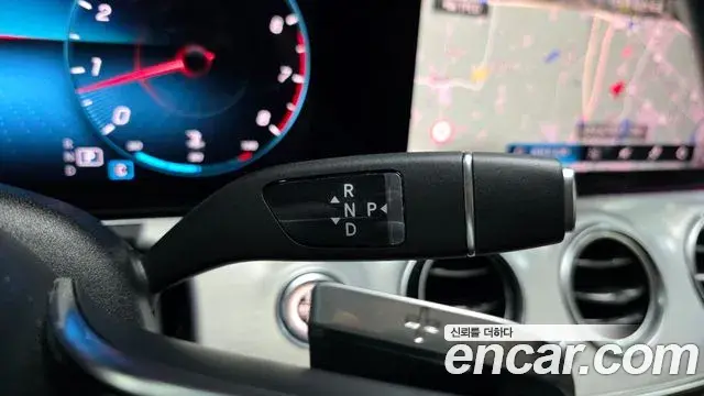 Mercedes-Benz E-Class 2020 — Photo 15/20
