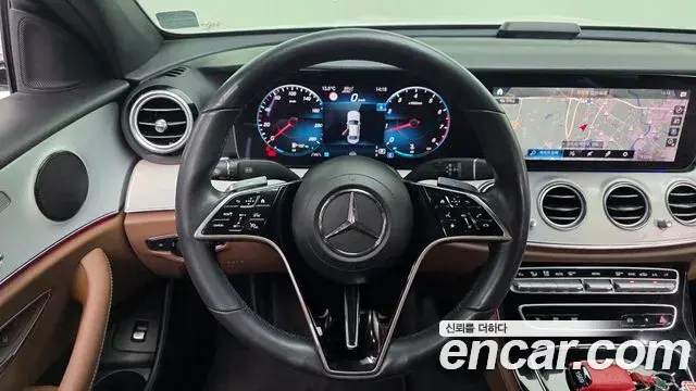 Mercedes-Benz E-Class 2020 — Photo 16/20