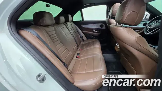Mercedes-Benz E-Class 2020 — Photo 6/20