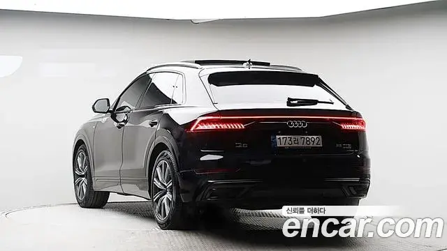 Audi Q8 2021 — Şəkil 20/20