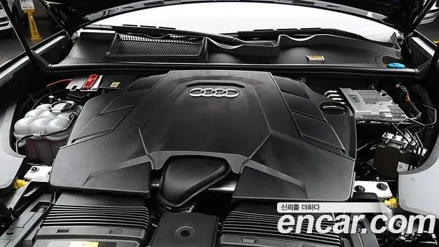 Audi Q8 2021 — Şəkil 18/20