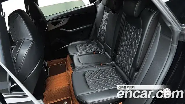 Audi Q8 2021 — Şəkil 1/20
