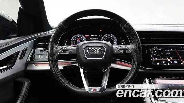 Audi Q8 2021 — Şəkil 11/20