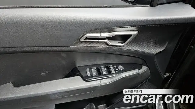 Kia Sportage 2022 — ფოტო 18/20