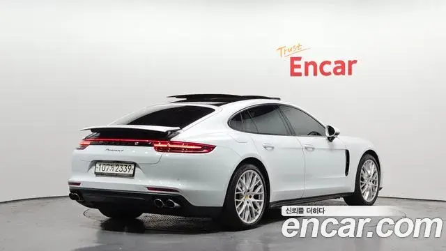 Porsche Panamera 2018 — ფოტო 5/20