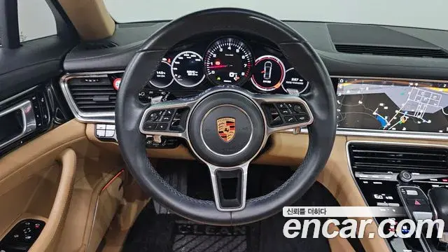 Porsche Panamera 2018 — ფოტო 16/20