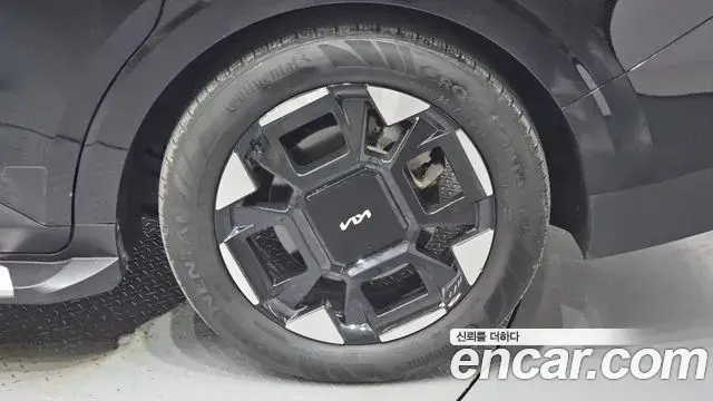 Kia Carnival 2024 — Photo 8/20
