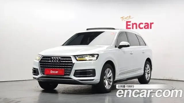 Audi Q7 2019 — Фото 1/20