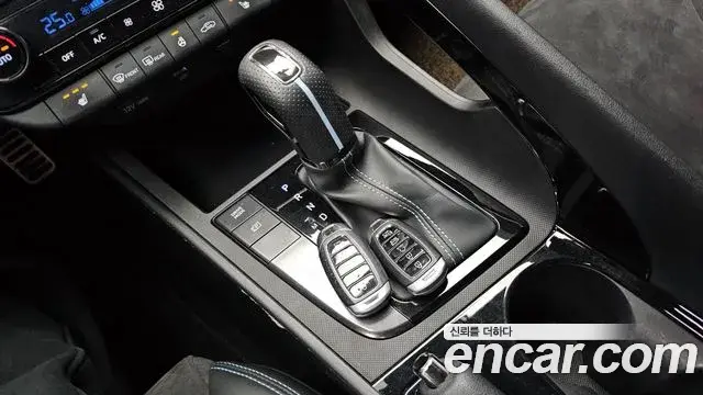 Hyundai The New Avante Hybrid 2022 — Photo 15/20
