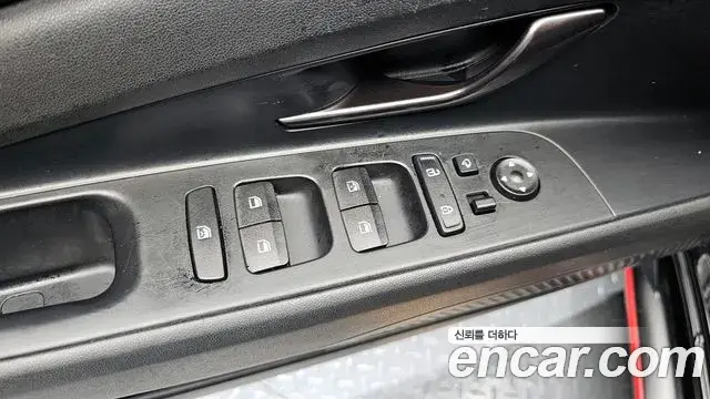 Hyundai The New Avante Hybrid 2022 — Photo 5/20
