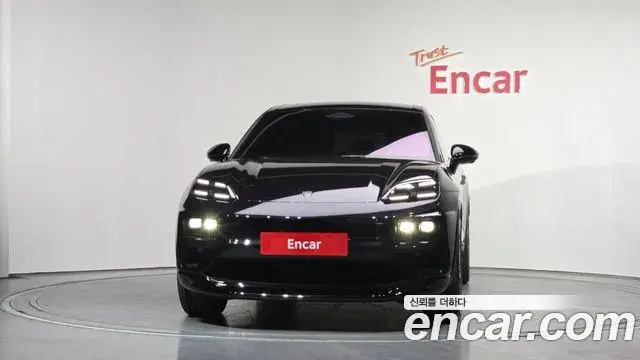 Porsche Macan EV 2025 — Şəkil 18/20
