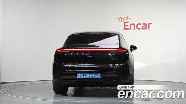Porsche Macan EV 2025 — Şəkil 14/20