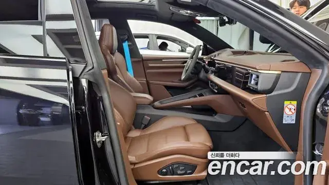Porsche Macan EV 2025 — Şəkil 1/20