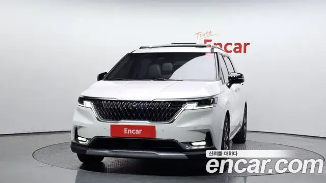 Kia Carnival 2021 — Фото 3/20