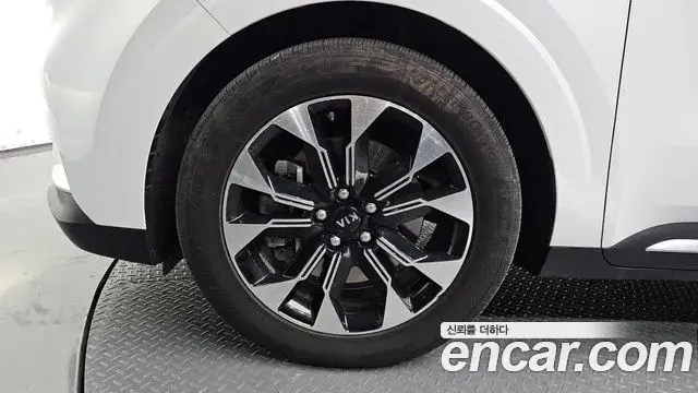 Kia Carnival 2021 — Фото 5/20