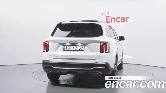 Kia Sorento 2024 — ფოტო 19/20