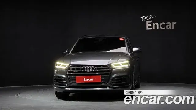 Audi Q5 2020 — Фото 2/20