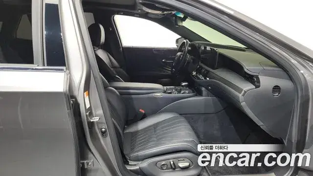 Lexus LS500 2022 — Photo 6/20