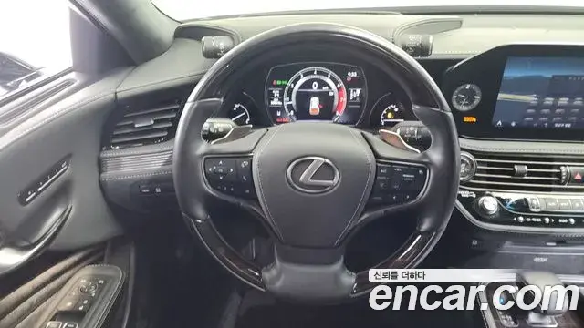 Lexus LS500 2022 — Photo 20/20