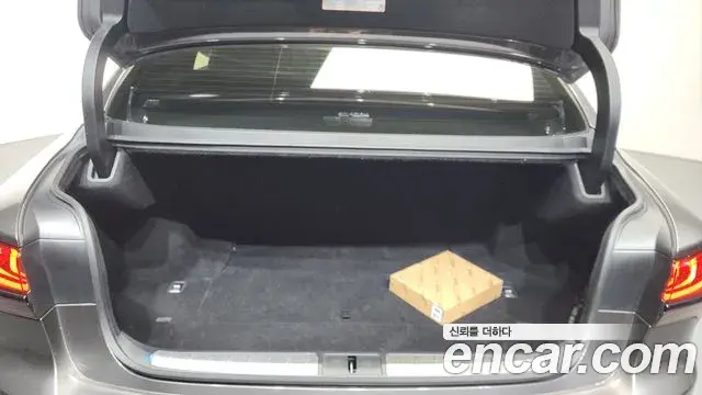 Lexus LS500 2022 — Photo 16/20