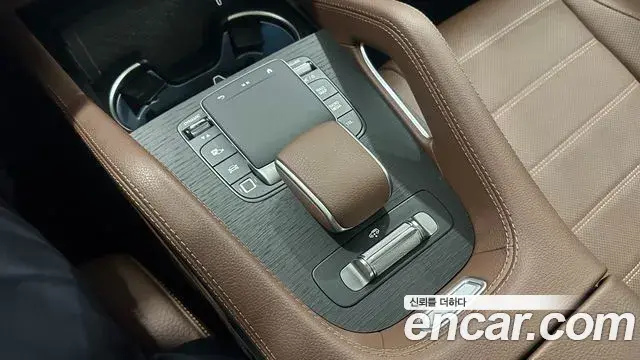 Mercedes-Benz GLE-Class 2025 — Photo 8/20