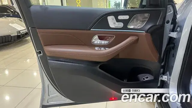 Mercedes-Benz GLE-Class 2025 — Photo 19/20