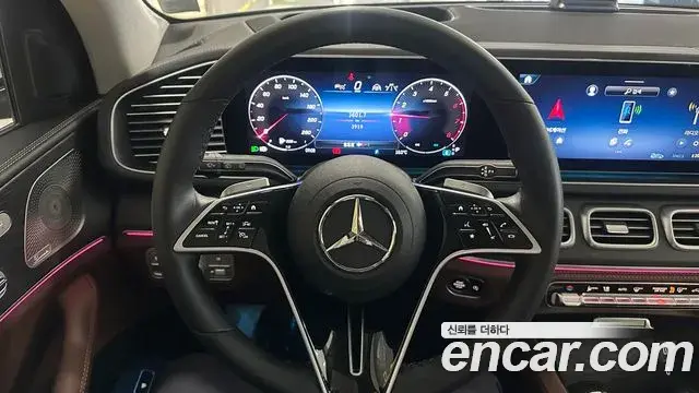 Mercedes-Benz GLE-Class 2025 — Photo 18/20