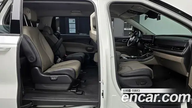 Kia Carnival 2024 — ფოტო 15/20