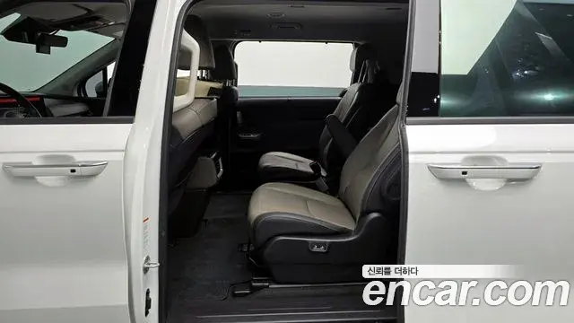 Kia Carnival 2024 — ფოტო 8/20